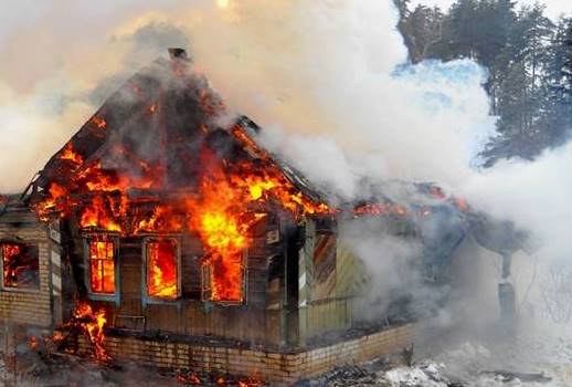 Главное управление МЧС России по Алтайскому краю напоминает жителям и гостям региона о необходимости соблюдать правила пожарной безопасности..